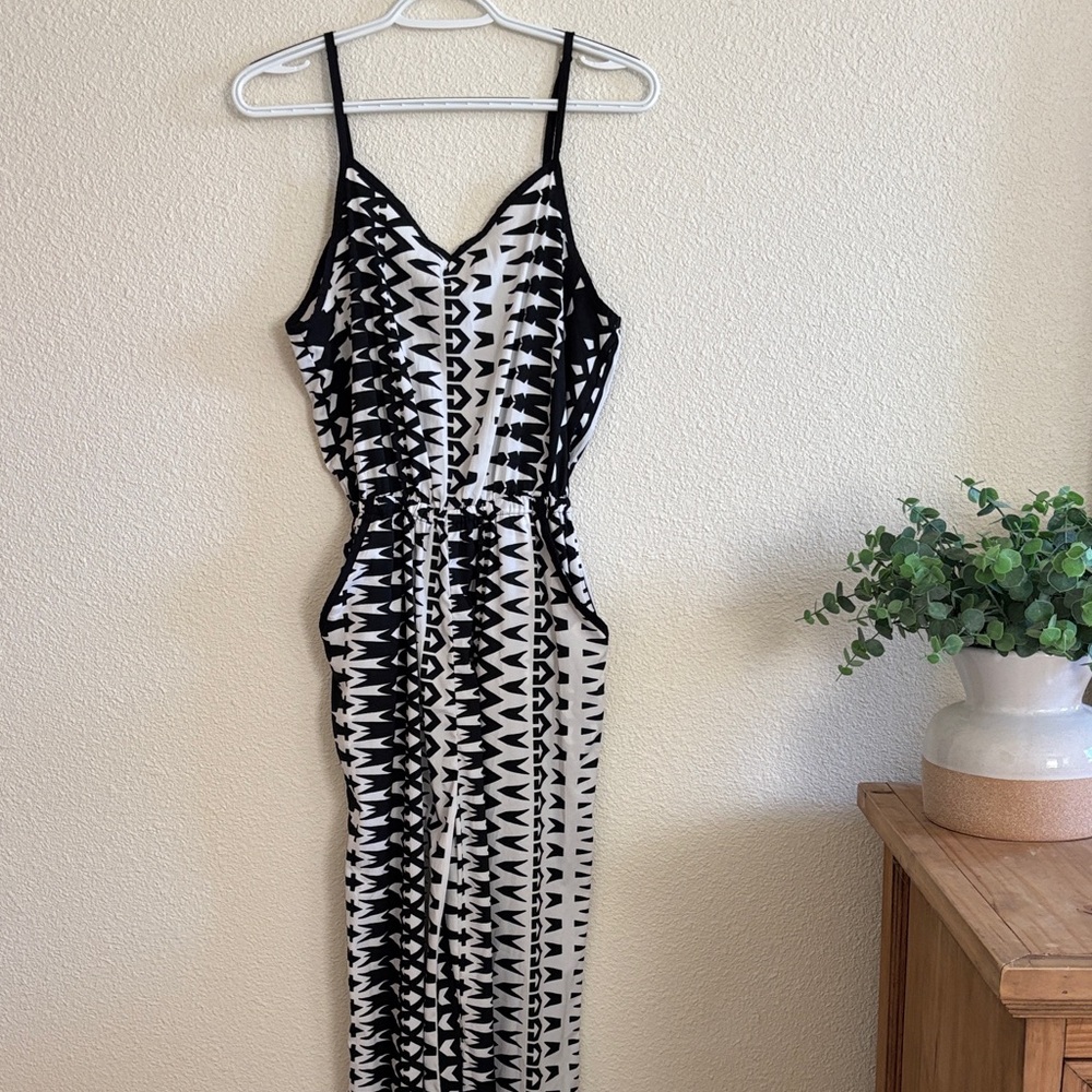 Black and White Patterned Women's Jumper